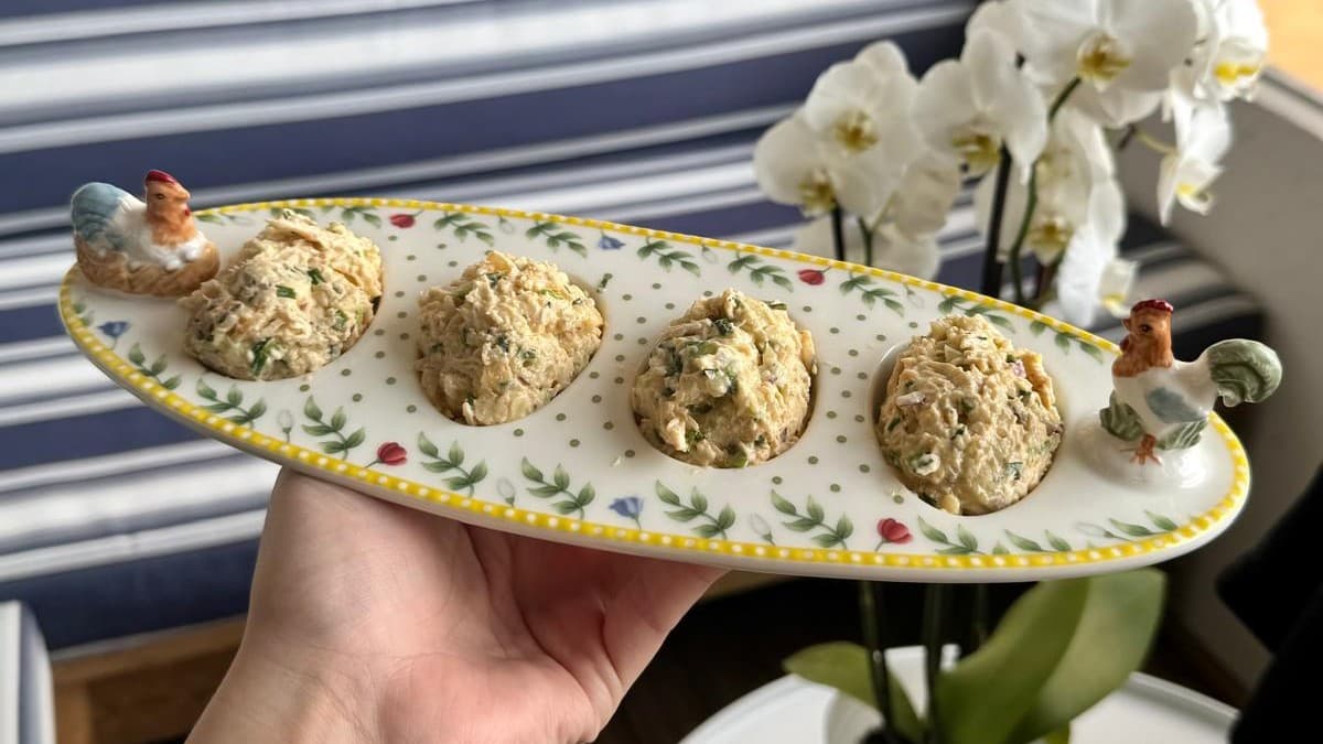 Salt Crackers' Best Friend: Chicken Salad
